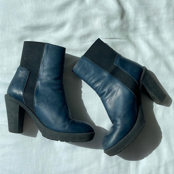 ROBEDER navy Chelsea booties with rubber soles US9/39 - Picture 2 of 9